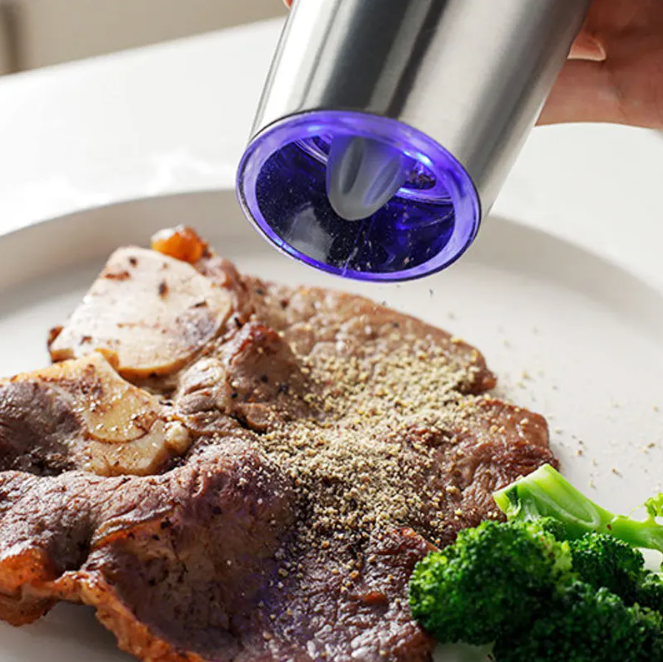 Transparent chamber on refillable electric spice grinder